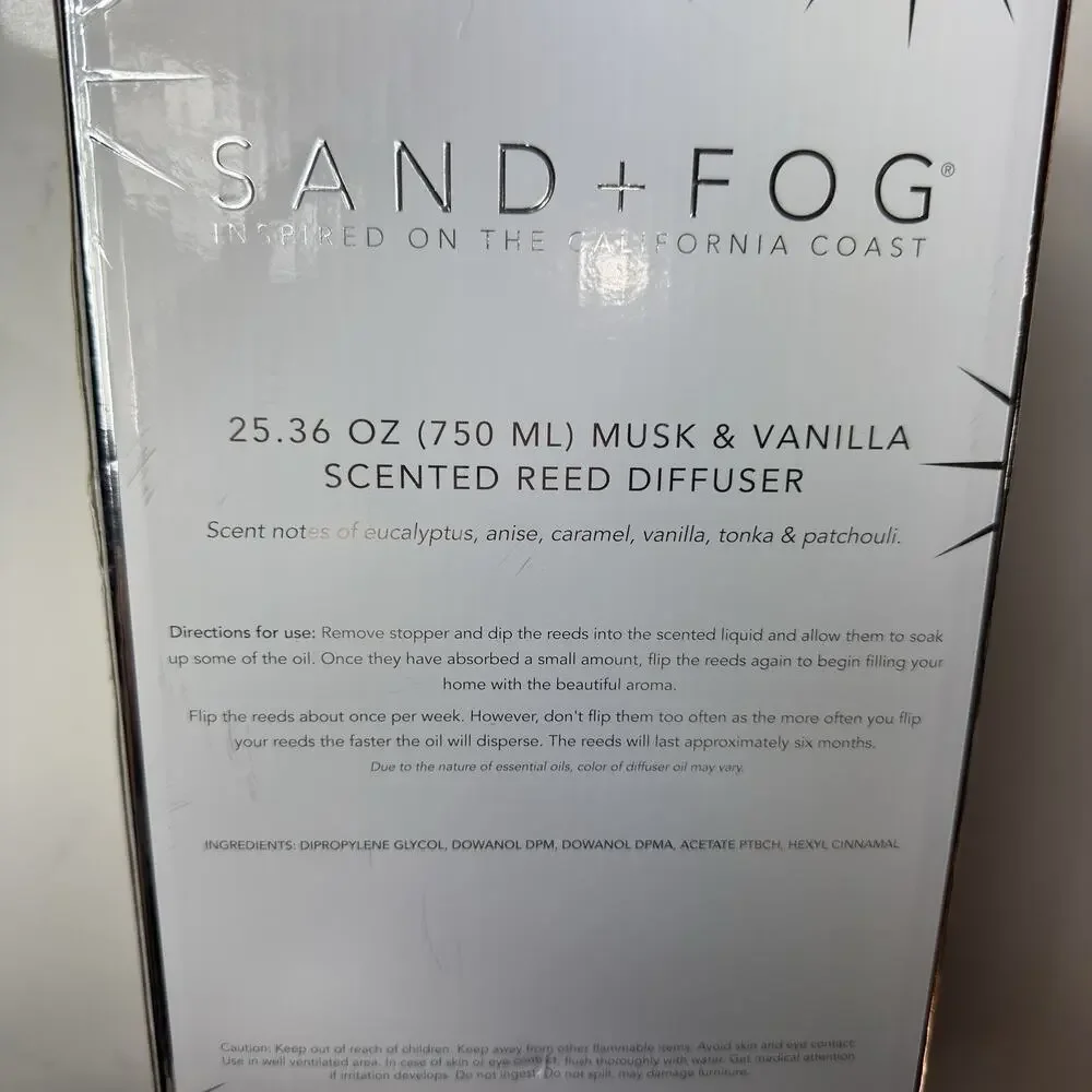 NEW in Box Sand + Fog Musk And Vanilla Scent Reed Diffuser Huge 25.36 Oz 750mL